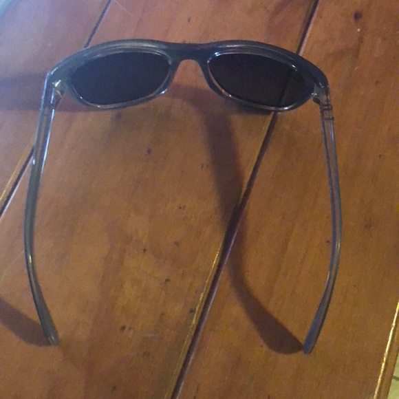 Ray-Ban sunglasses - Picture 3 of 5